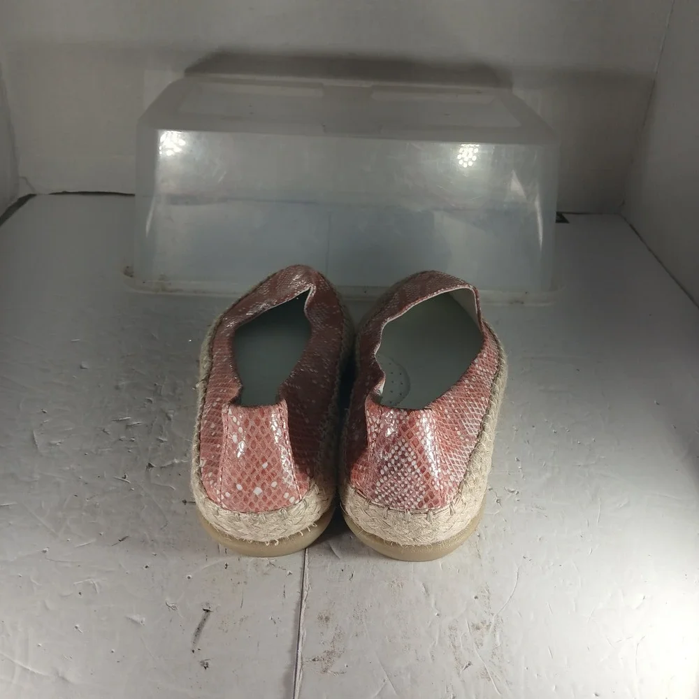 Cliffs by White Mountain Espadrille Flats 8M Pink Snakeskin Print Boho Casual